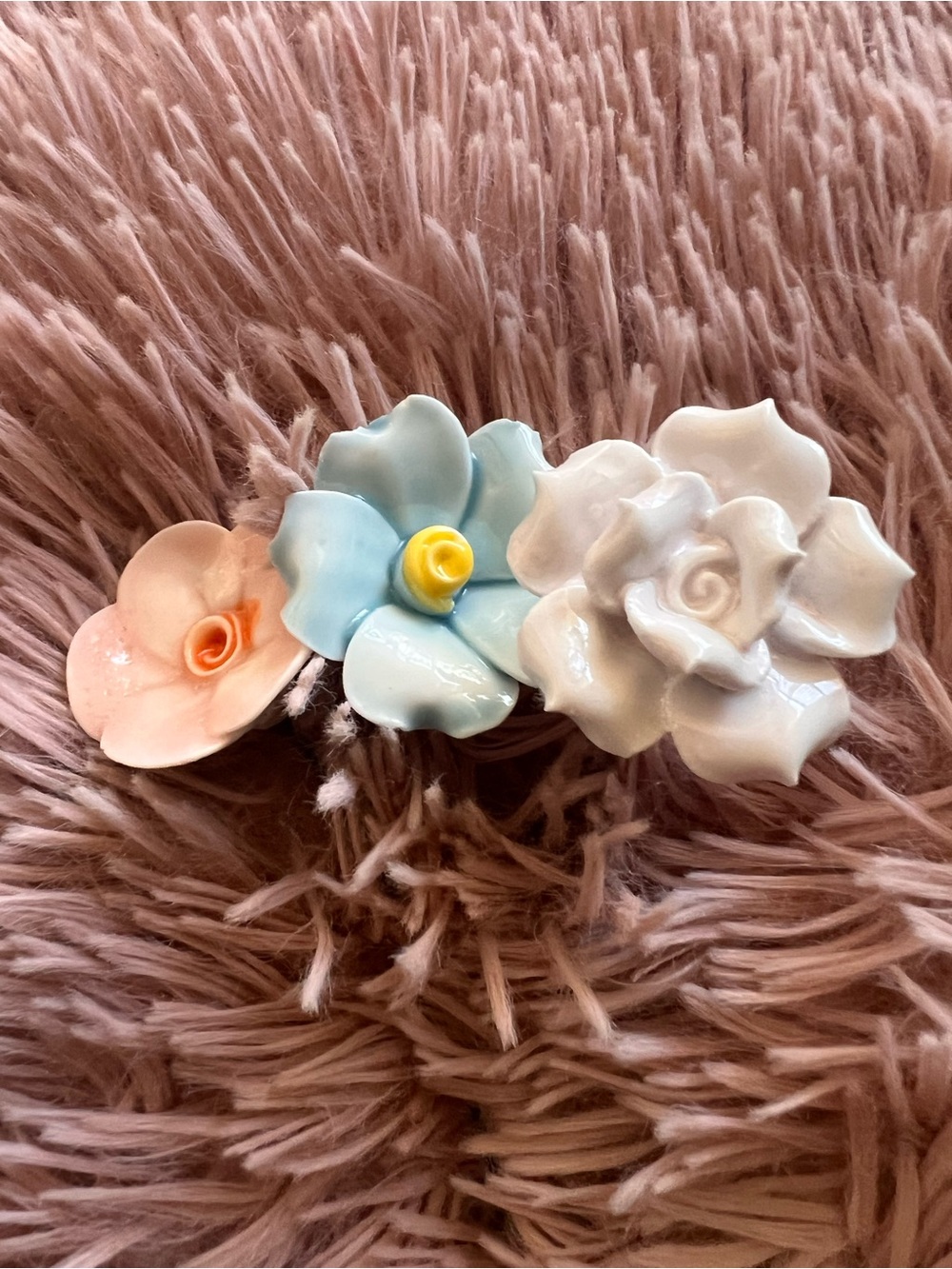 Acrylic  Flower Trio Plant Clip - Pastel Pink, Blue & White